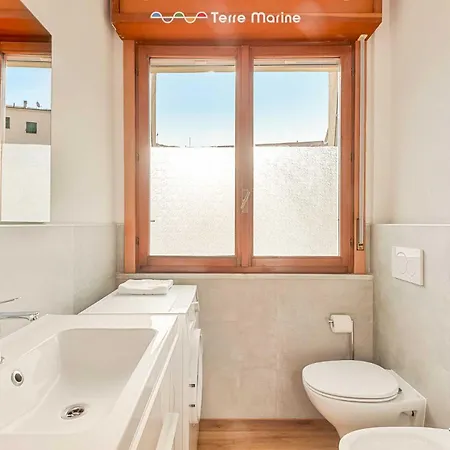 Il Loggiato, Terremarine